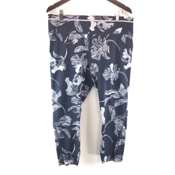 Athleta Floral Sonic Navy Leggings eh - Picture 16 of 16